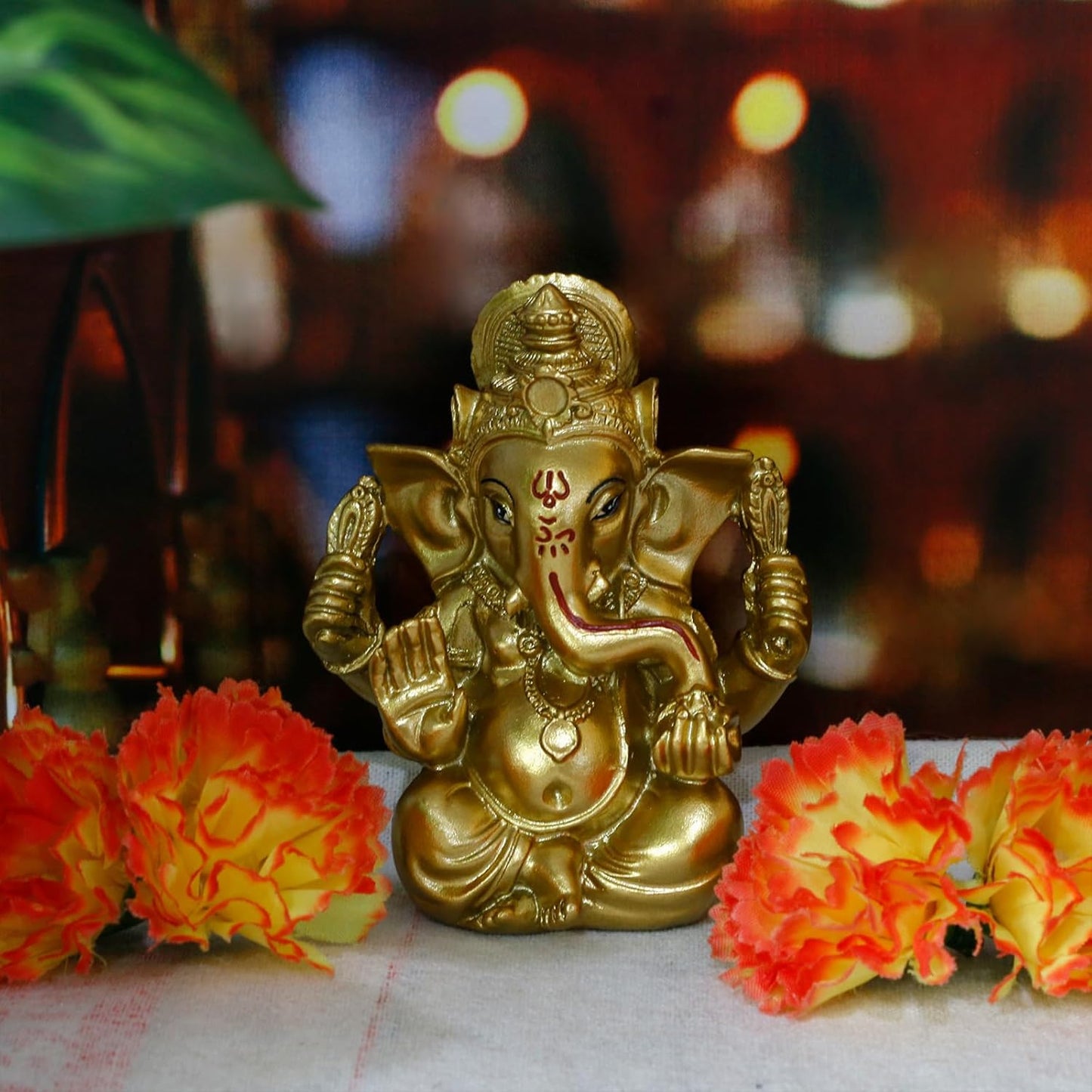 Indian God Lord Ganesh Statue - Hindu God Golden Ganesha Idol Figurines for Car Dashboard Decor Hindu Gift Indian India Home Temple Mandir Pooja Item Diwali Gifts Room Altar Decor